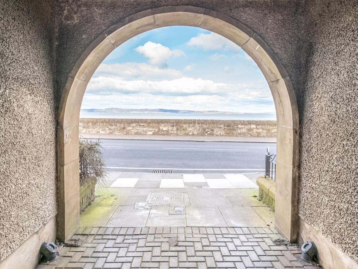 Appartamento Pass The Keys Stunning Flat With Sea View And Parking Edimburgo Esterno foto
