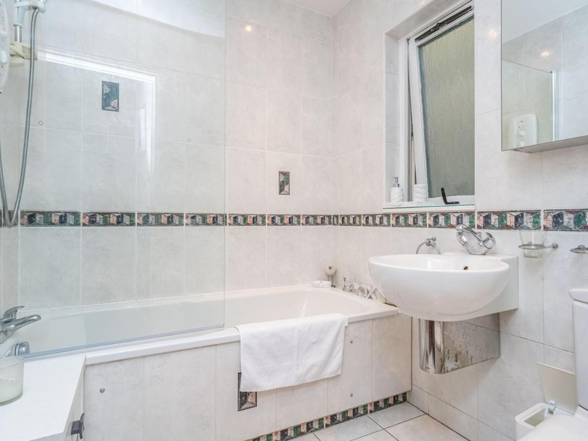 Appartamento Pass The Keys Stunning Flat With Sea View And Parking Edimburgo Esterno foto